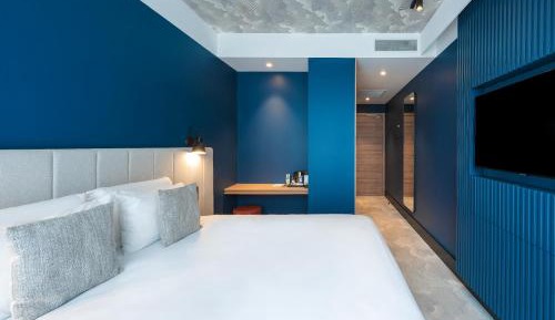1 Double Bed - Superior Room