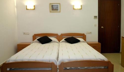 Standard Twin Room with Bathroom and Balcony