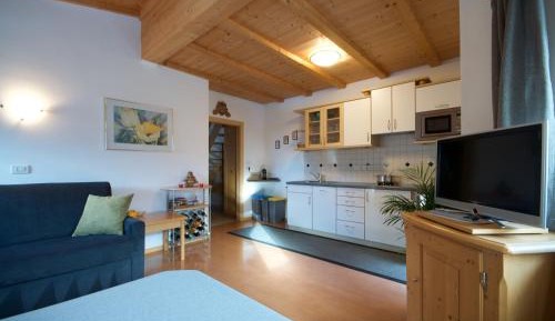 One-Bedroom Apartment with Balcony