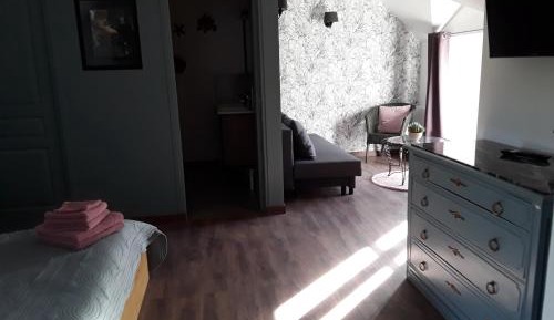 Queen Room with Pool View