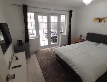 Double Room with Shared Bathroom