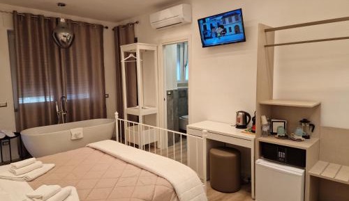 Quadruple Room with Private Bathroom