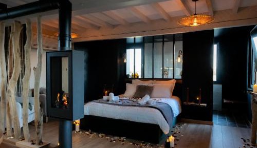 Queen Suite with Spa Bath