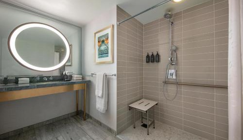 Signature King Suite