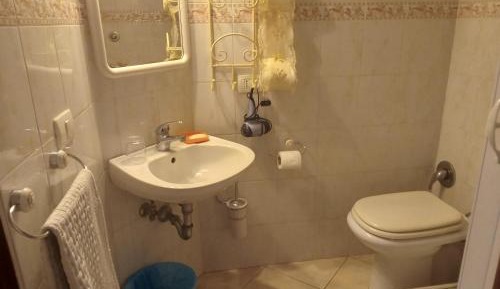 Quadruple Room with Private Bathroom