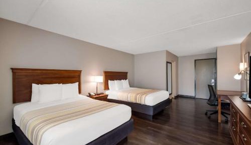 Queen Room with Two Queen Beds - Pet Friendly