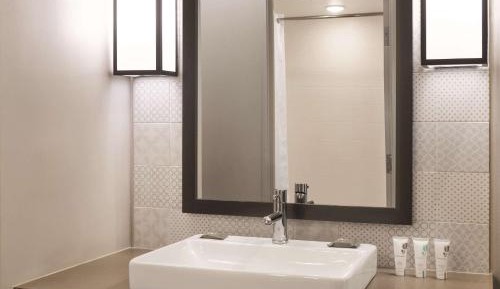 Studio Suite with King Bed and Sofa Bed - Non-Smoking