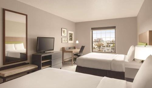 Premium Queen Room with Two Queen Beds - Non-Smoking