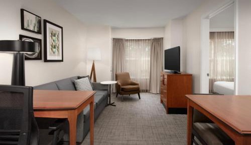 One-Bedroom King Suite