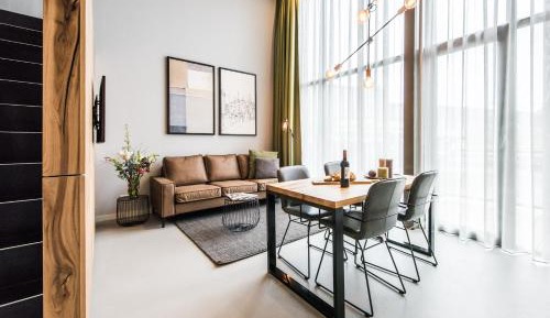 Large 1 Bedroom Apartment, Canal view - Duplex