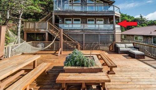 Three-Bedroom Holiday Home 