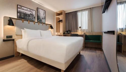 Superior Room - 1 King Bed