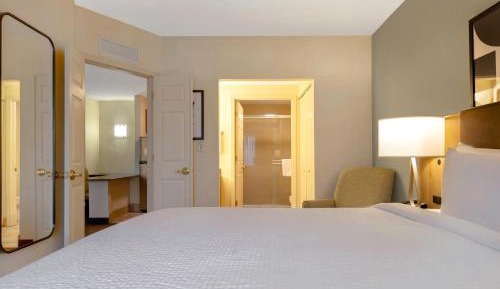 One-Bedroom King Suite