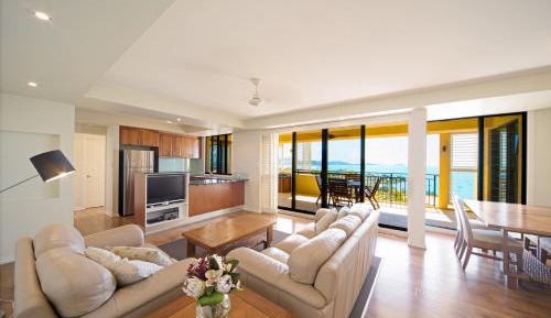 Two-Bedroom Standard Sea View Apartment with Hot Tub