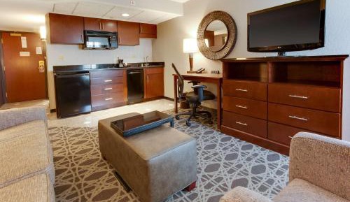 King Suite with Sofa Bed and Kitchenette – High Floor