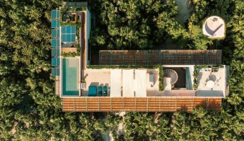 Four-Bedroom Deluxe Home - Oceanfront