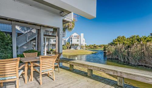 Three-Bedroom Holiday Home 