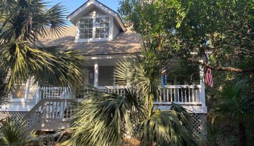 Three-Bedroom Holiday Home 