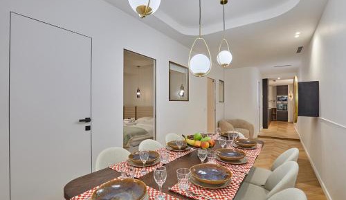 Deluxe Apartment