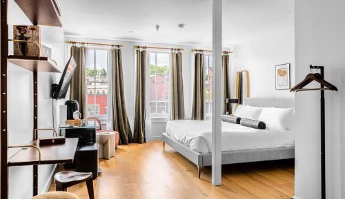Deluxe King Room