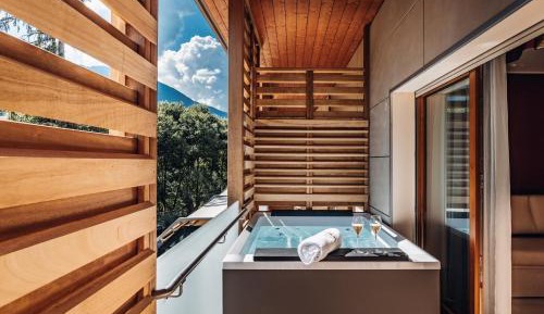Suite with Garden View