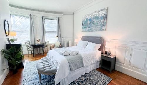 Single Room with Shared Bathroom