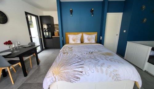 Double Room with Pool View