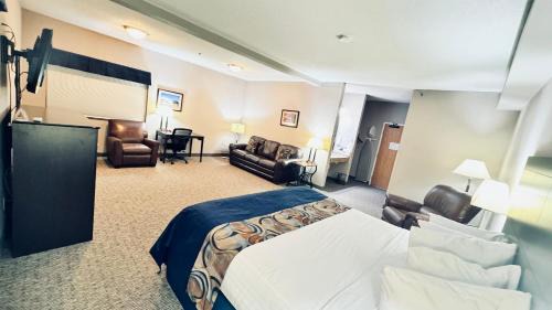 Deluxe King Suite