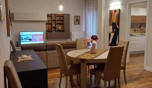 Two-Bedroom Deluxe Apartment with Balcony