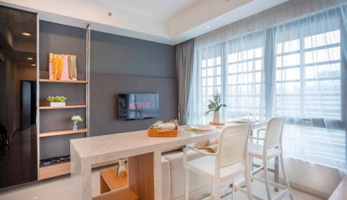 Deluxe One-Bedroom with TRX View