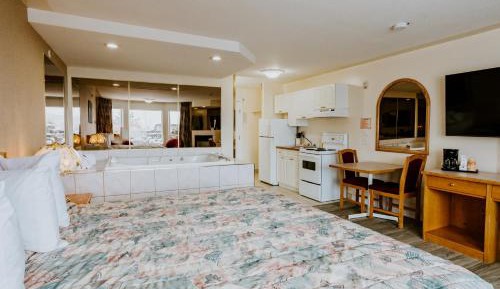 Deluxe King Suite