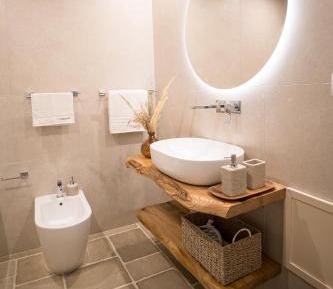 Deluxe Suite with Spa Bath