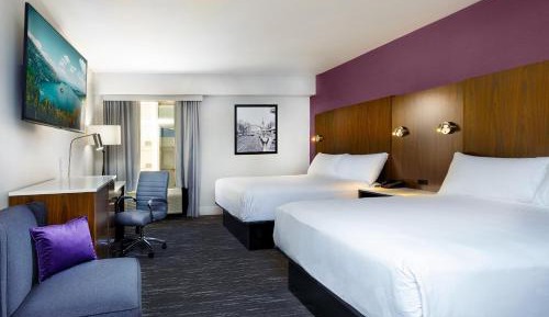Deluxe Queen Room