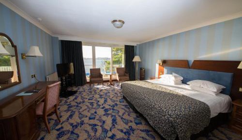 Deluxe King Room with Sea View