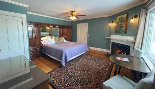 King Suite with Balcony