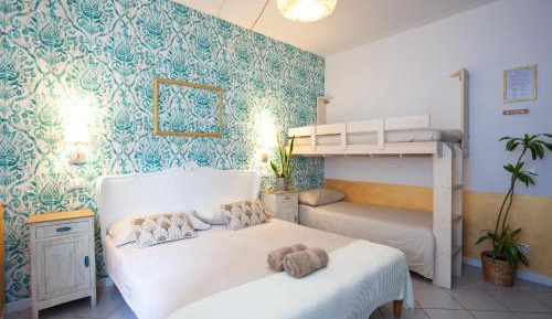 Quadruple Room with Private External Bathroom