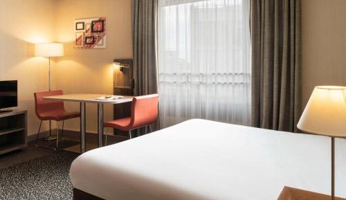 Superior One-Bedroom Apartment (4 Adults)