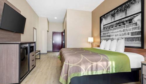King Room with Bath Tub - Mobility/Hearing Accessible - Non-Smoking