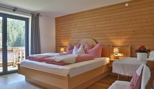 One-Bedroom Apartment with Shower