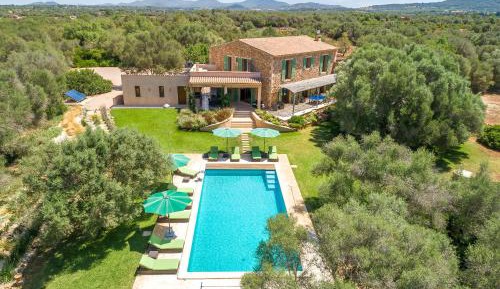 Villa with Garden View