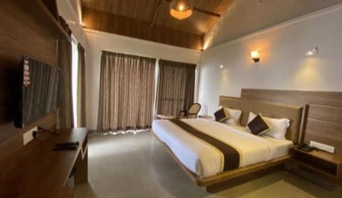 King Room with Balcony
