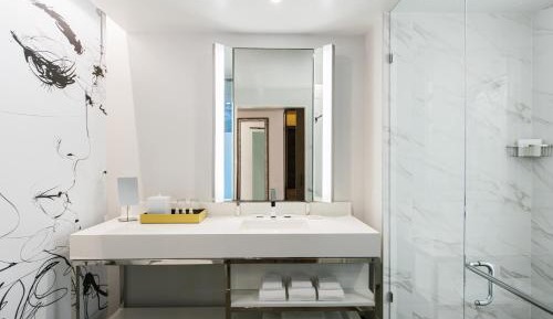 Corner King Room