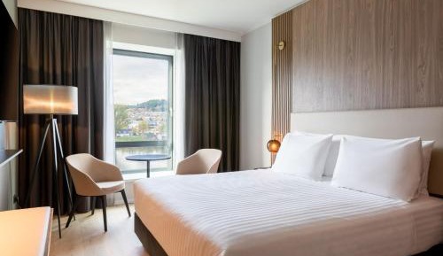 Superior, Guest room, 1 King, River view