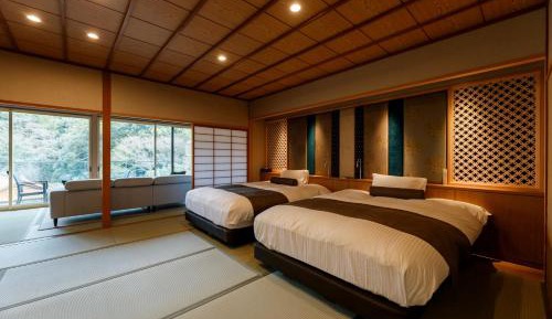 Japanese-Style Family Room with Open-Air Bath