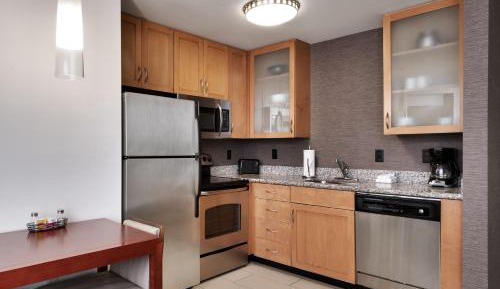 One-Bedroom King Suite with Sofa Bed - Non-Smoking