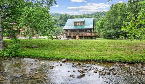 Three-Bedroom Holiday Home 