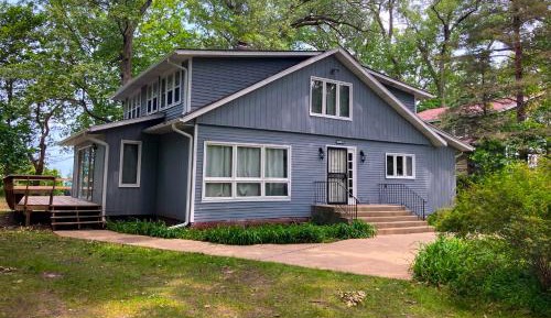 Five Bedroom Holiday Home