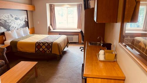 Standard Queen Room