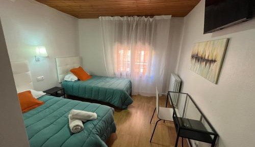 Twin Room with Private Bathroom