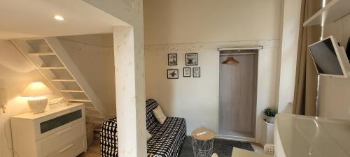 Studio - Split Level